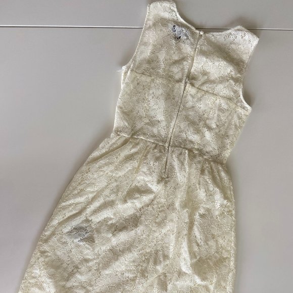 Lace Dress - Picture 2 of 4